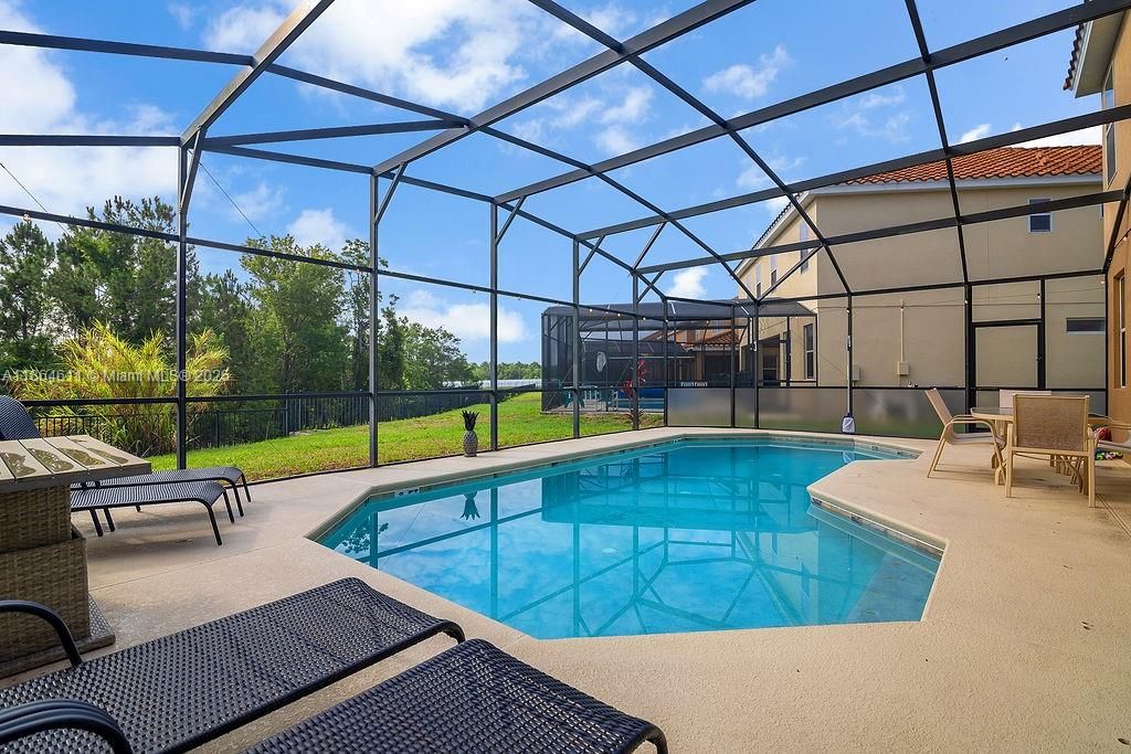 На продажу: $595,900 (6 спален, 5 ванн, 0 Квадратных фут)