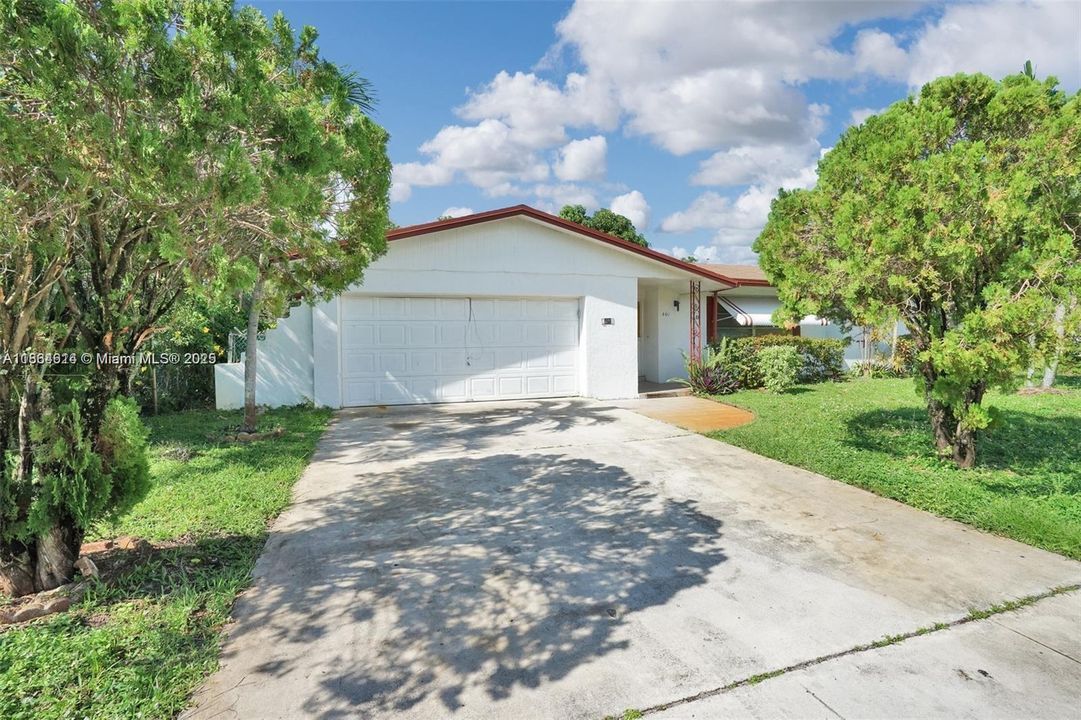 Recently Sold: $480,000 (4 beds, 2 baths, 2027 Square Feet)