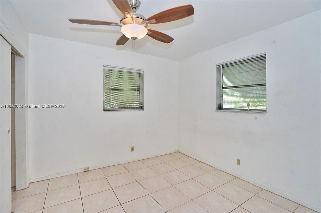 Recently Sold: $480,000 (4 beds, 2 baths, 2027 Square Feet)