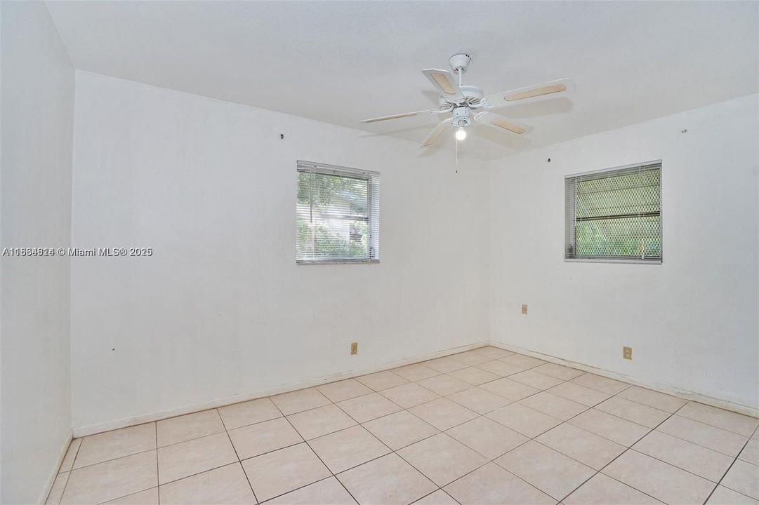 Recently Sold: $480,000 (4 beds, 2 baths, 2027 Square Feet)