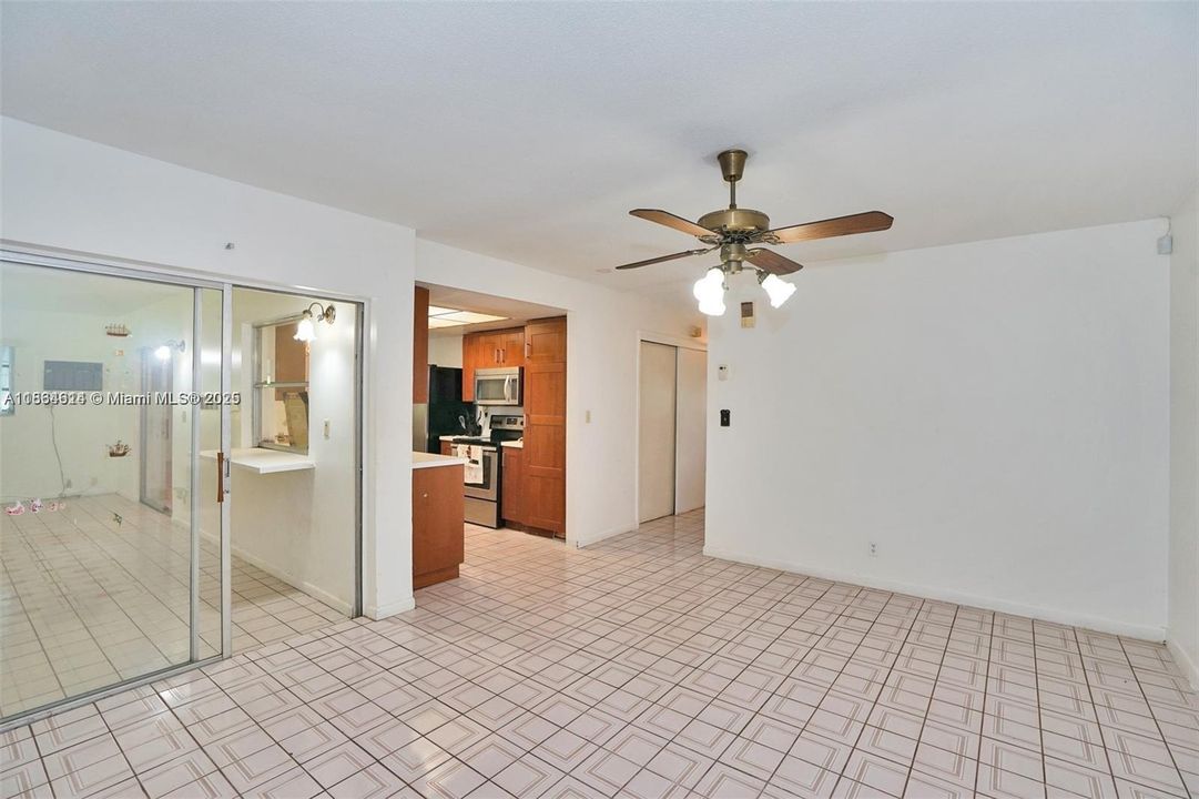 Recently Sold: $480,000 (4 beds, 2 baths, 2027 Square Feet)