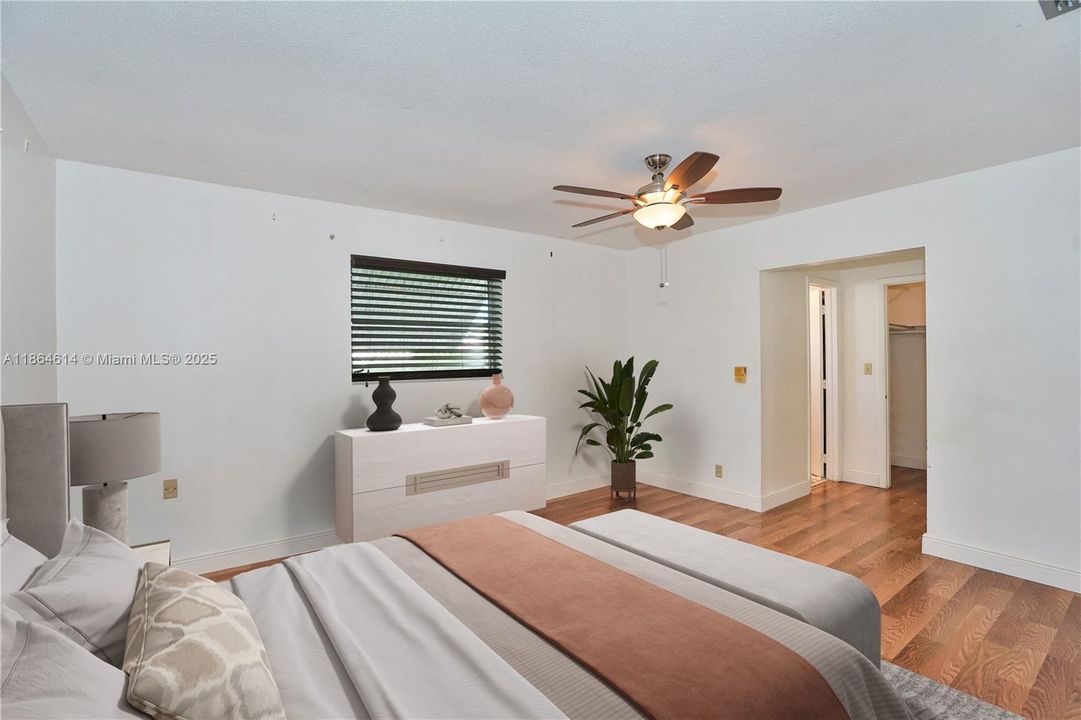 Recently Sold: $480,000 (4 beds, 2 baths, 2027 Square Feet)