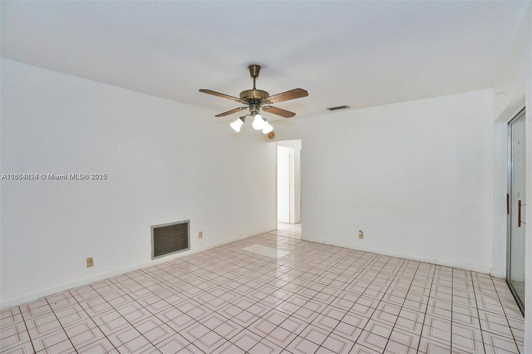 Recently Sold: $480,000 (4 beds, 2 baths, 2027 Square Feet)