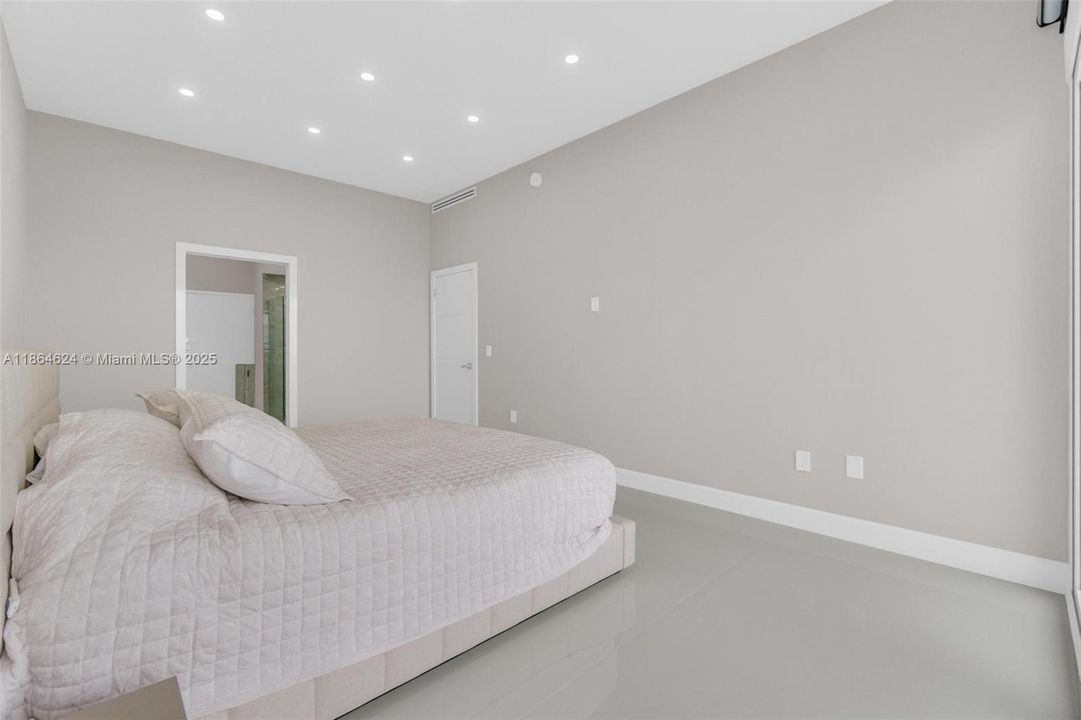 待售: $497,900 (2 贝兹, 2 浴室, 1605 平方英尺)