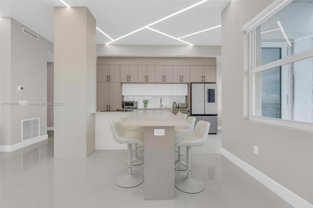 待售: $497,900 (2 贝兹, 2 浴室, 1605 平方英尺)