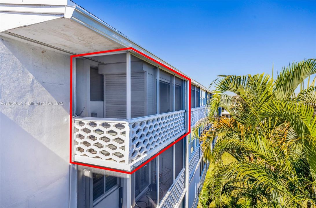 For Sale: $119,000 (2 beds, 1 baths, 870 Square Feet)