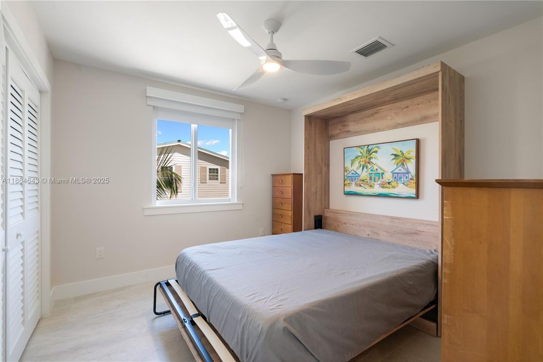 最近售出: $2,500,000 (4 贝兹, 4 浴室, 3362 平方英尺)