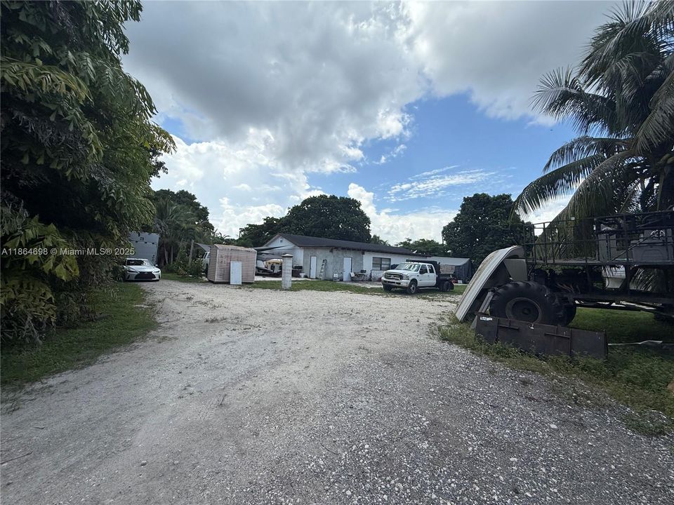 待售: $2,500,000 (4 贝兹, 2 浴室, 3308 平方英尺)