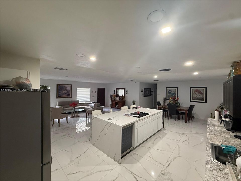 待售: $2,500,000 (4 贝兹, 2 浴室, 3308 平方英尺)