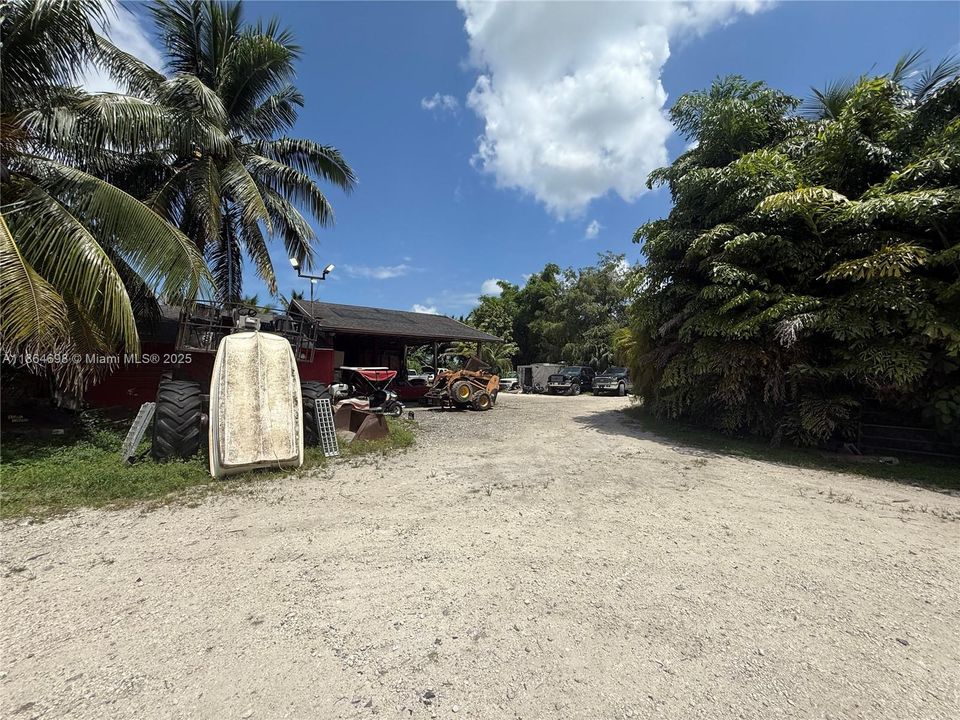 待售: $2,500,000 (4 贝兹, 2 浴室, 3308 平方英尺)