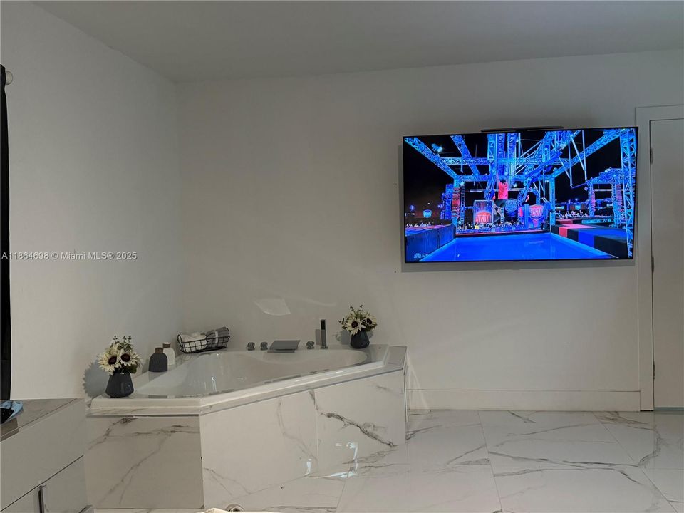 待售: $2,500,000 (4 贝兹, 2 浴室, 3308 平方英尺)