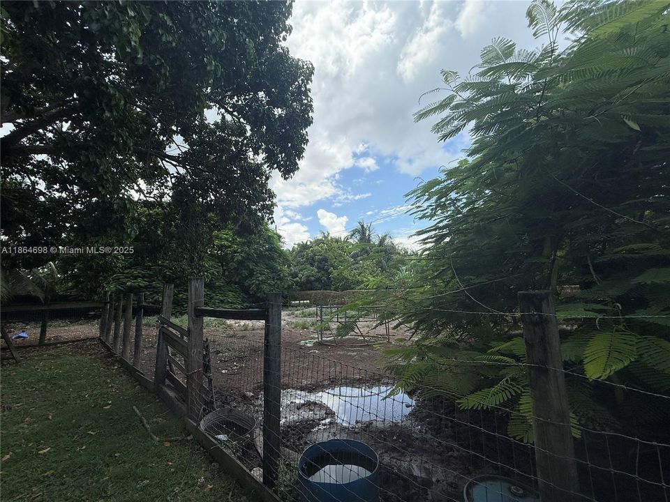 待售: $2,500,000 (4 贝兹, 2 浴室, 3308 平方英尺)