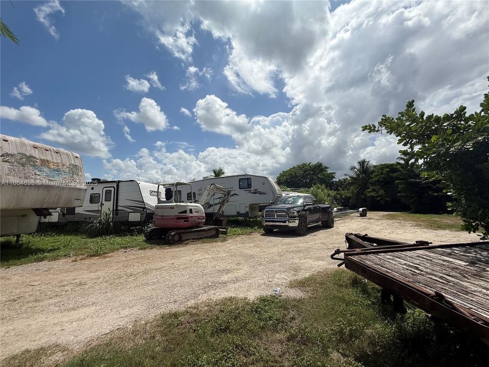 待售: $2,500,000 (4 贝兹, 2 浴室, 3308 平方英尺)