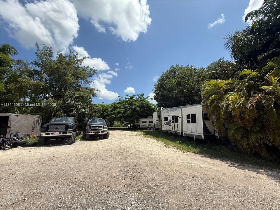 待售: $2,500,000 (4 贝兹, 2 浴室, 3308 平方英尺)