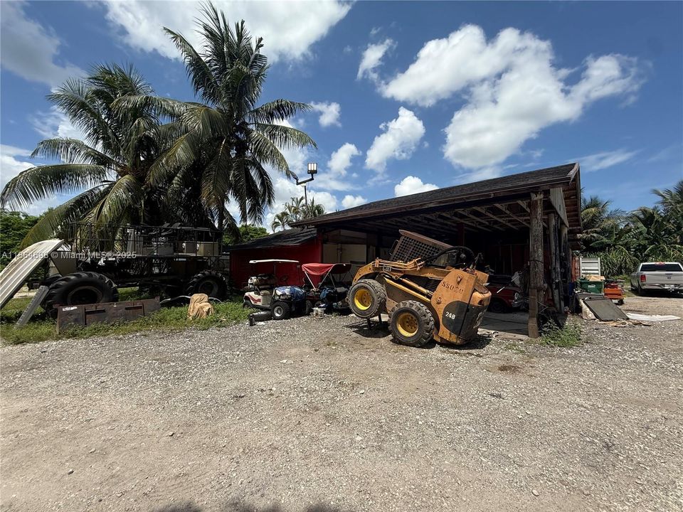 待售: $2,500,000 (4 贝兹, 2 浴室, 3308 平方英尺)