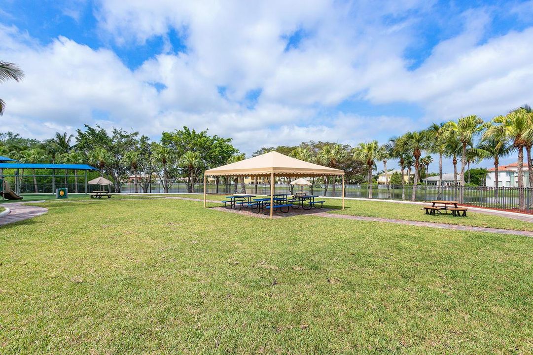 047-9885WoodworthCourt-Wellington-FL-334