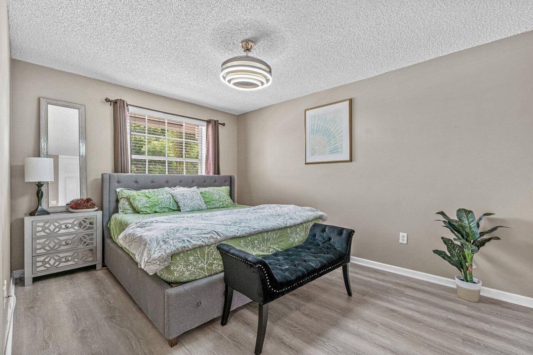 028-9885WoodworthCourt-Wellington-FL-334
