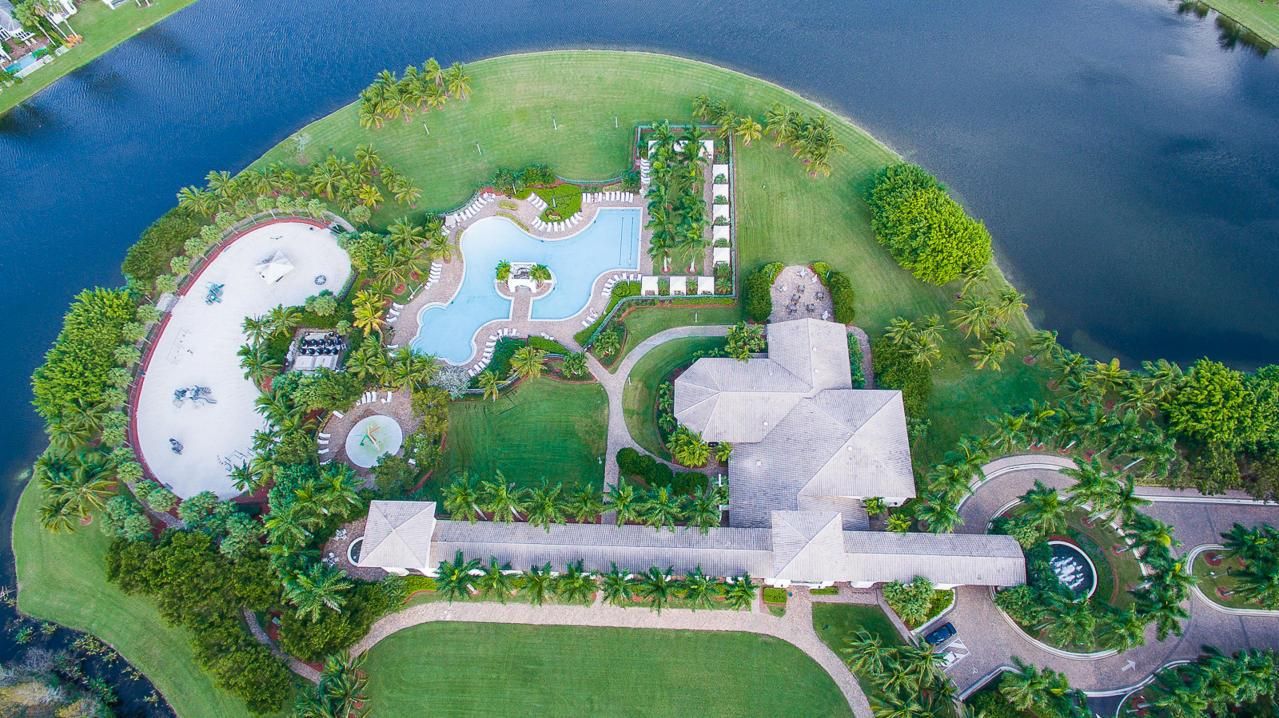 042-9885WoodworthCourt-Wellington-FL-334