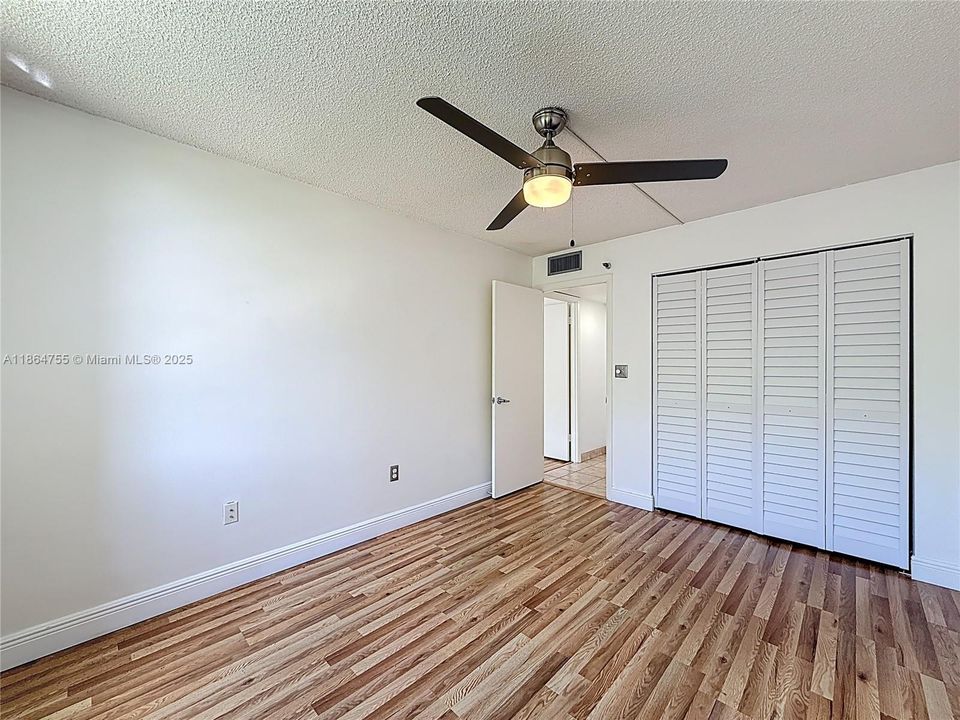 Vendido Recientemente: $134,900 (2 camas, 2 baños, 1120 Pies cuadrados)