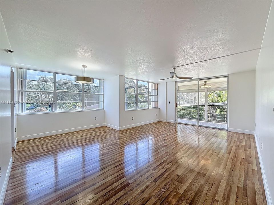 Vendido Recientemente: $134,900 (2 camas, 2 baños, 1120 Pies cuadrados)