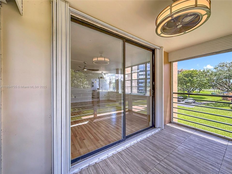 Vendido Recientemente: $134,900 (2 camas, 2 baños, 1120 Pies cuadrados)