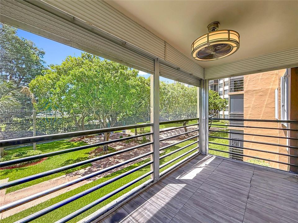 Vendido Recientemente: $134,900 (2 camas, 2 baños, 1120 Pies cuadrados)