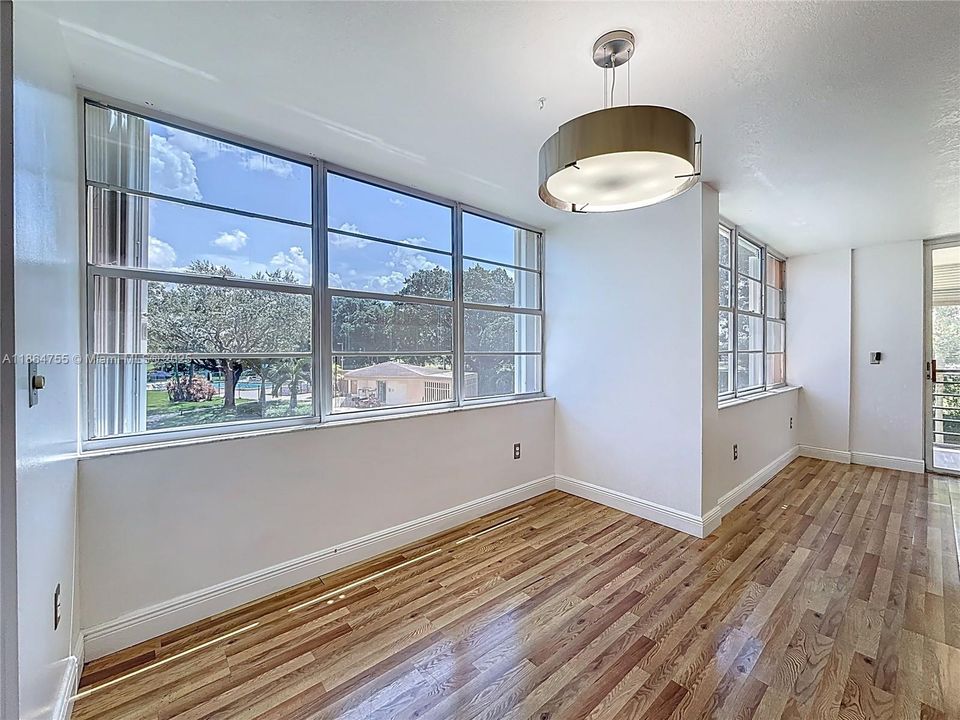 Vendido Recientemente: $134,900 (2 camas, 2 baños, 1120 Pies cuadrados)