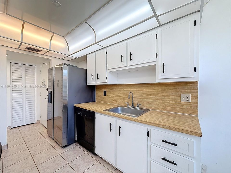 Vendido Recientemente: $134,900 (2 camas, 2 baños, 1120 Pies cuadrados)