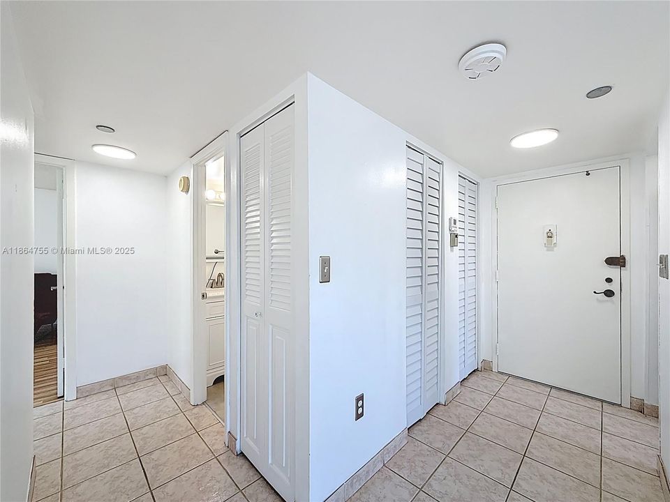 Vendido Recientemente: $134,900 (2 camas, 2 baños, 1120 Pies cuadrados)