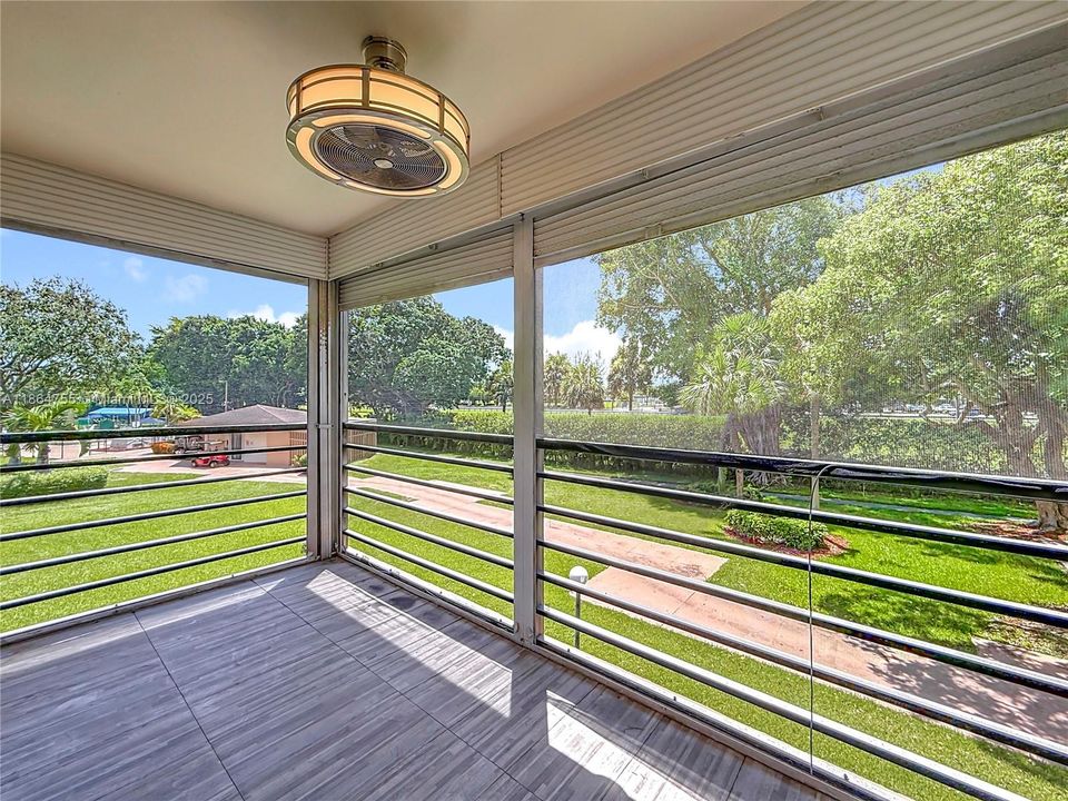 Vendido Recientemente: $134,900 (2 camas, 2 baños, 1120 Pies cuadrados)