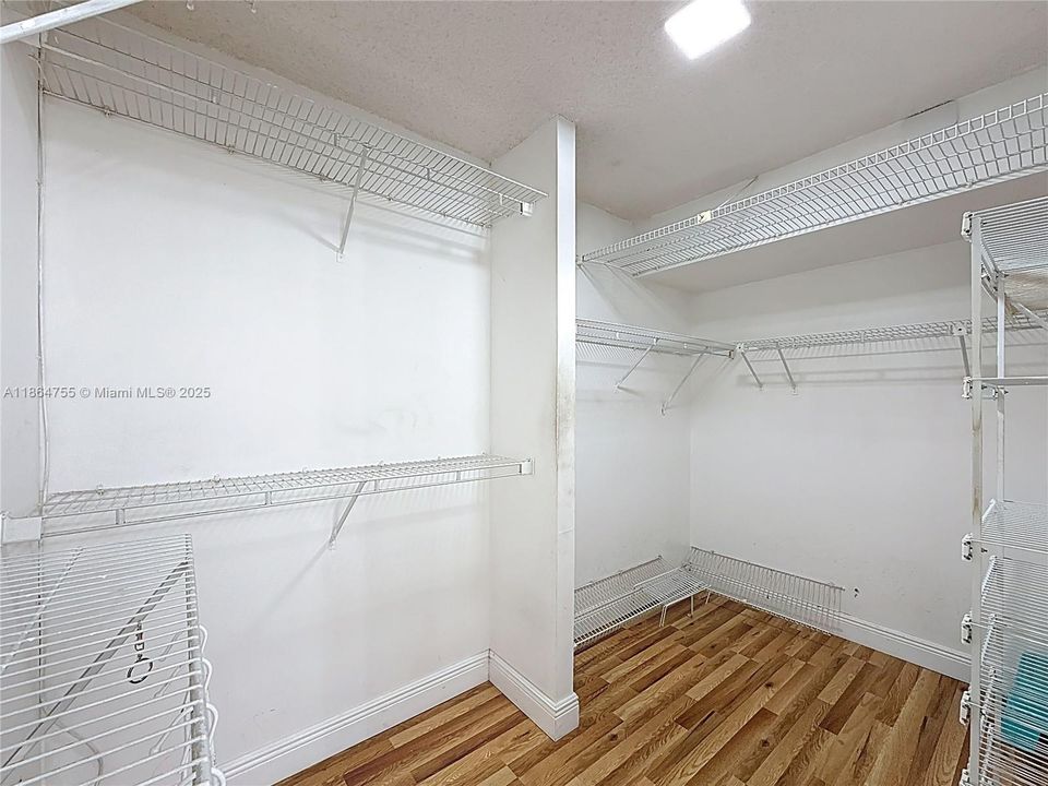 Vendido Recientemente: $134,900 (2 camas, 2 baños, 1120 Pies cuadrados)