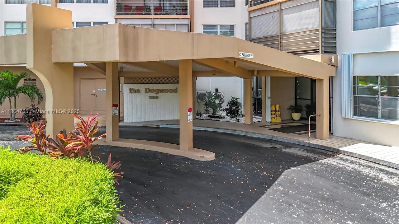 Vendido Recientemente: $134,900 (2 camas, 2 baños, 1120 Pies cuadrados)