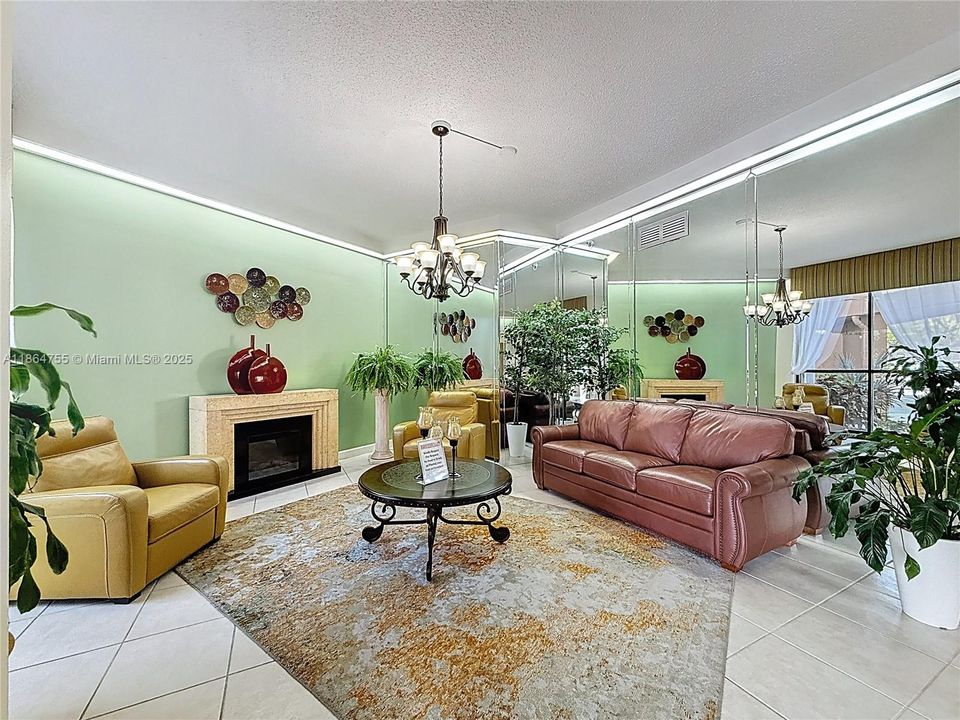 Vendido Recientemente: $134,900 (2 camas, 2 baños, 1120 Pies cuadrados)