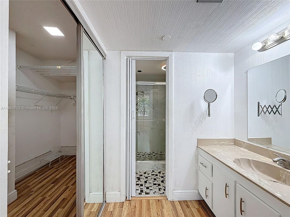 Vendido Recientemente: $134,900 (2 camas, 2 baños, 1120 Pies cuadrados)