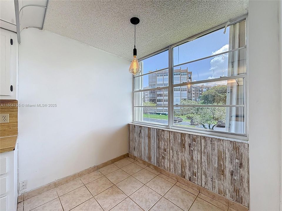 Vendido Recientemente: $134,900 (2 camas, 2 baños, 1120 Pies cuadrados)