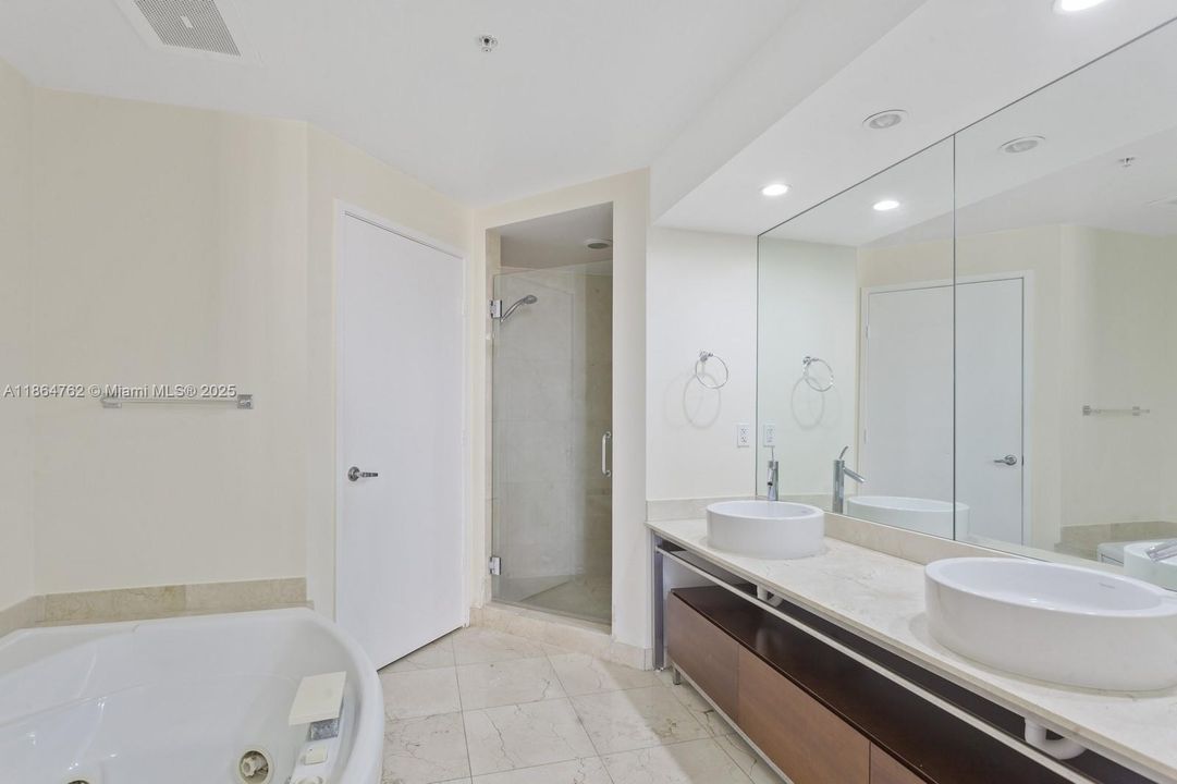 待售: $1,345,000 (2 贝兹, 2 浴室, 1342 平方英尺)