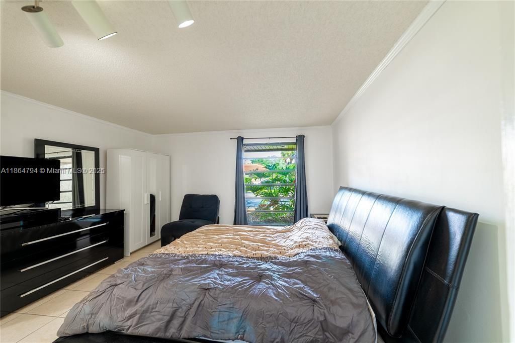 На продажу: $379,000 (3 спален, 2 ванн, 1615 Квадратных фут)