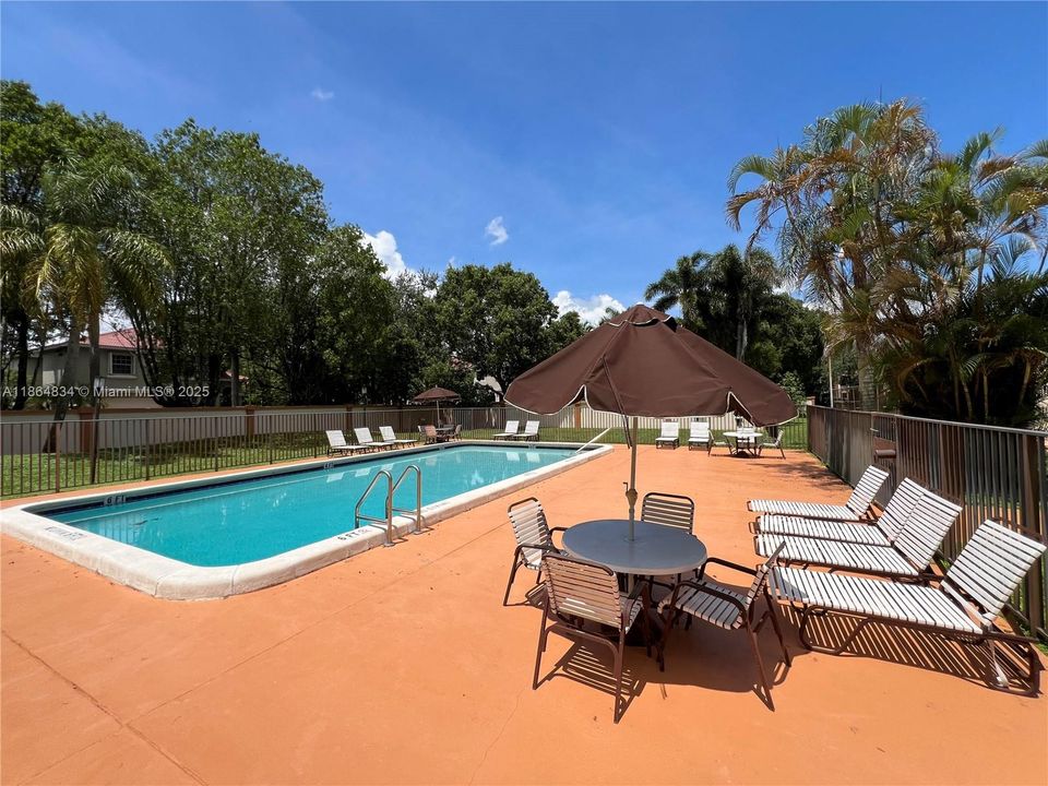 Recently Sold: $350,000 (2 beds, 2 baths, 1616 Square Feet)