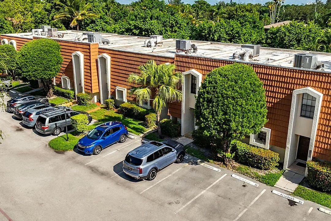 Recently Sold: $350,000 (2 beds, 2 baths, 1616 Square Feet)