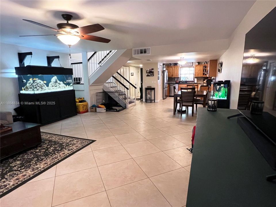 Recently Sold: $350,000 (2 beds, 2 baths, 1616 Square Feet)