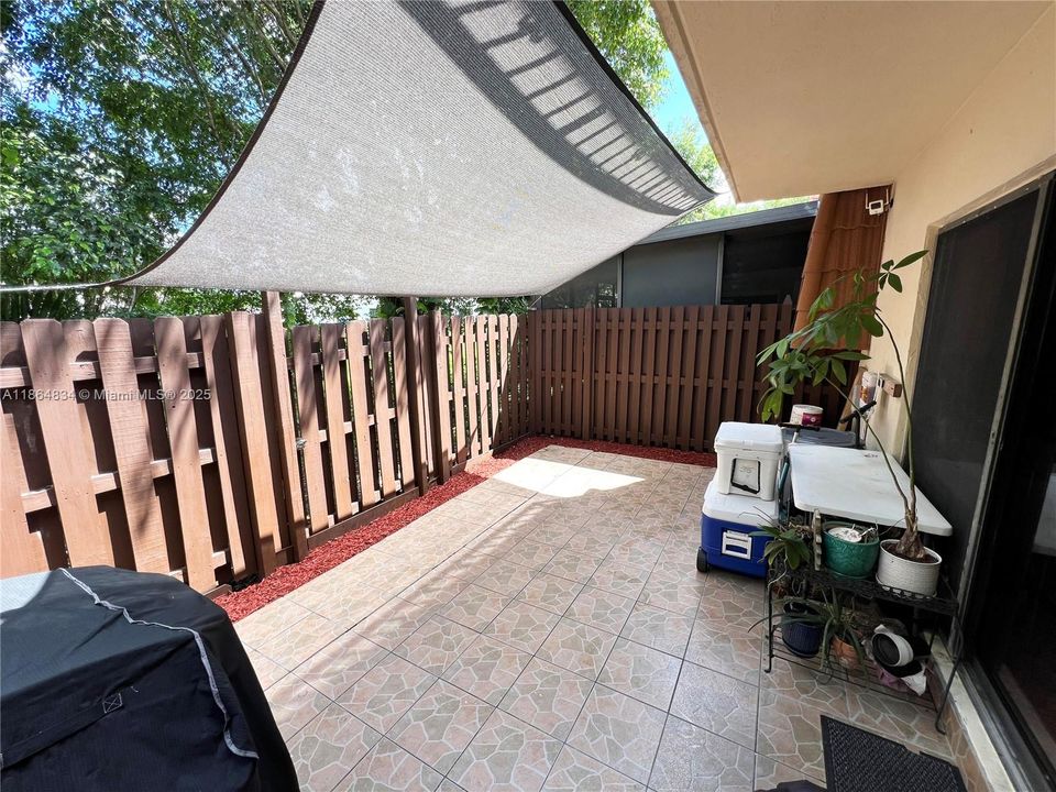 Recently Sold: $350,000 (2 beds, 2 baths, 1616 Square Feet)