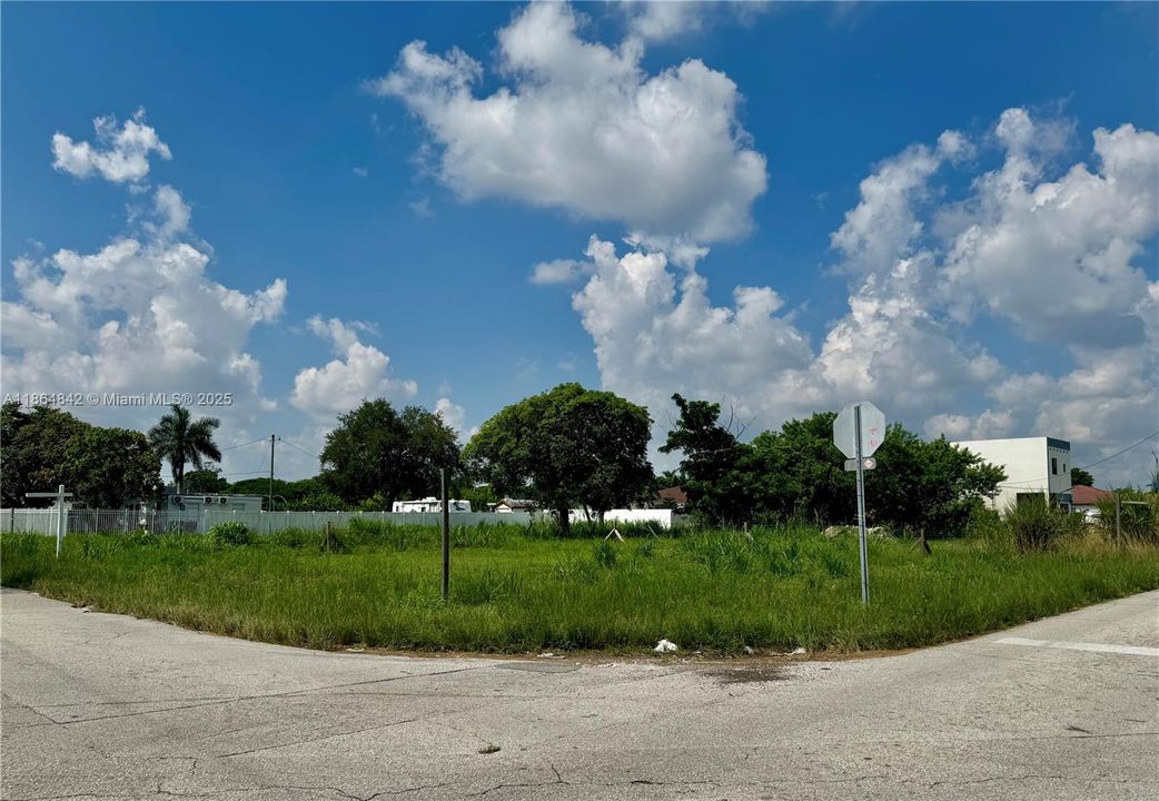 Corner Lot 122 AVE and SW 220 ST