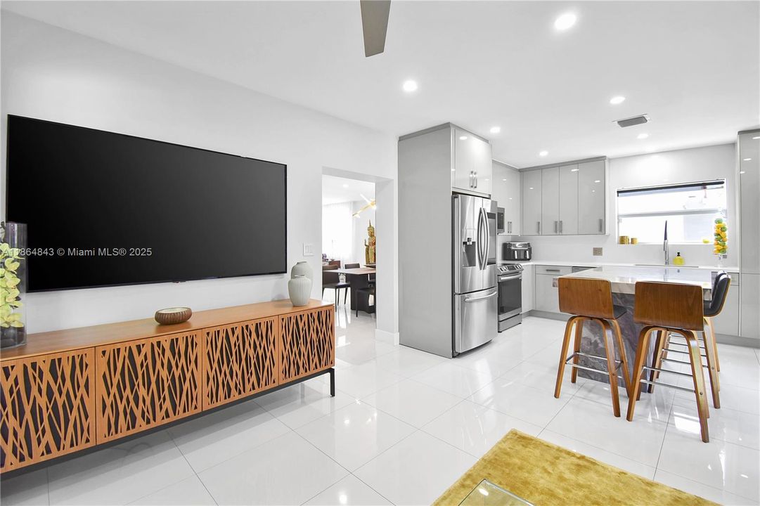 В аренду: $14,000 (3 спален, 2 ванн, 1640 Квадратных фут)