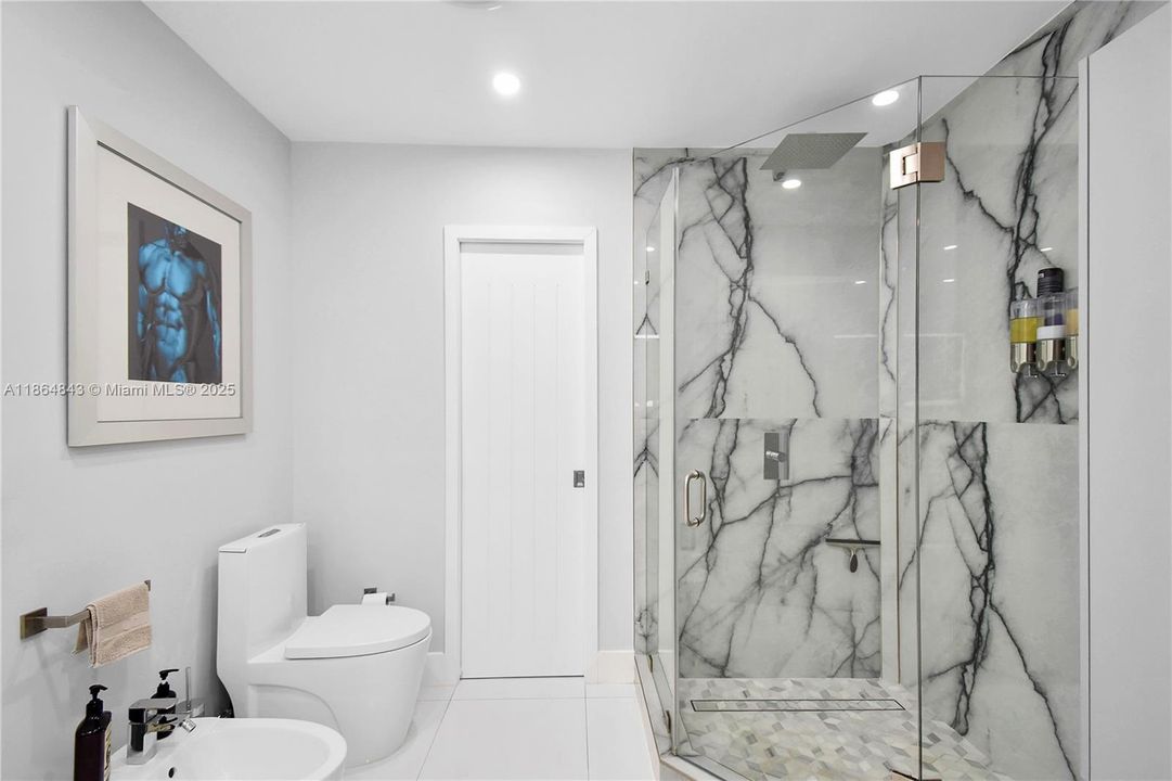 В аренду: $14,000 (3 спален, 2 ванн, 1640 Квадратных фут)