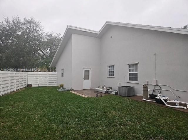 На продажу: $1,158,000 (4 спален, 2 ванн, 3125 Квадратных фут)