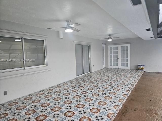 На продажу: $1,158,000 (4 спален, 2 ванн, 3125 Квадратных фут)