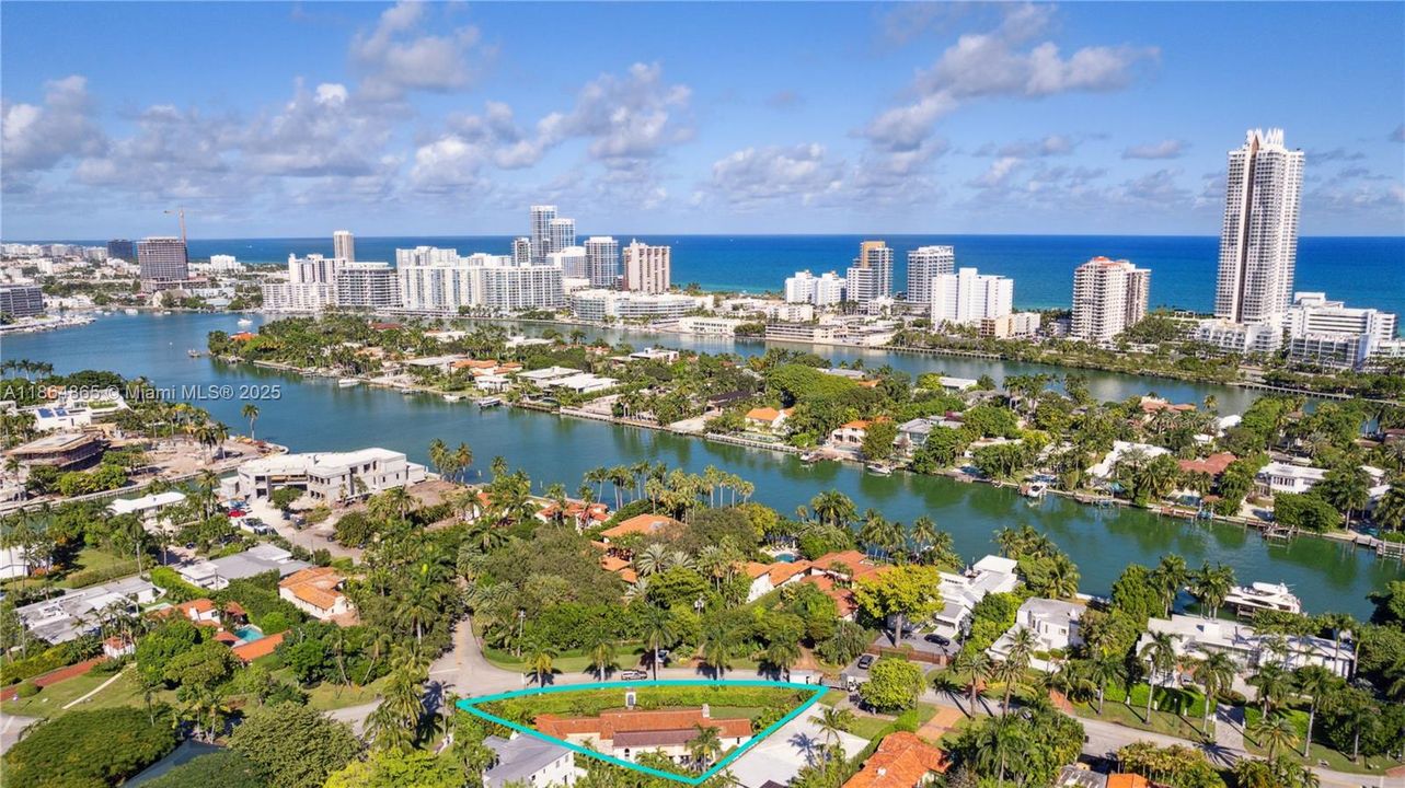 На продажу: $3,850,000 (4 спален, 4 ванн, 3495 Квадратных фут)