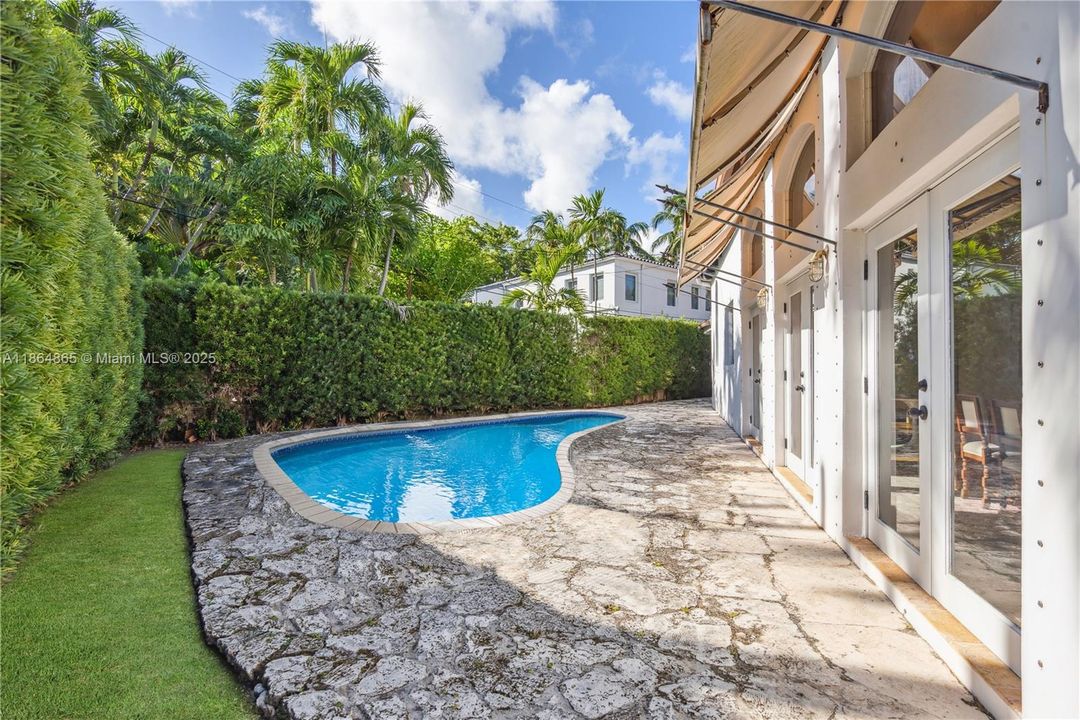 На продажу: $3,850,000 (4 спален, 4 ванн, 3495 Квадратных фут)