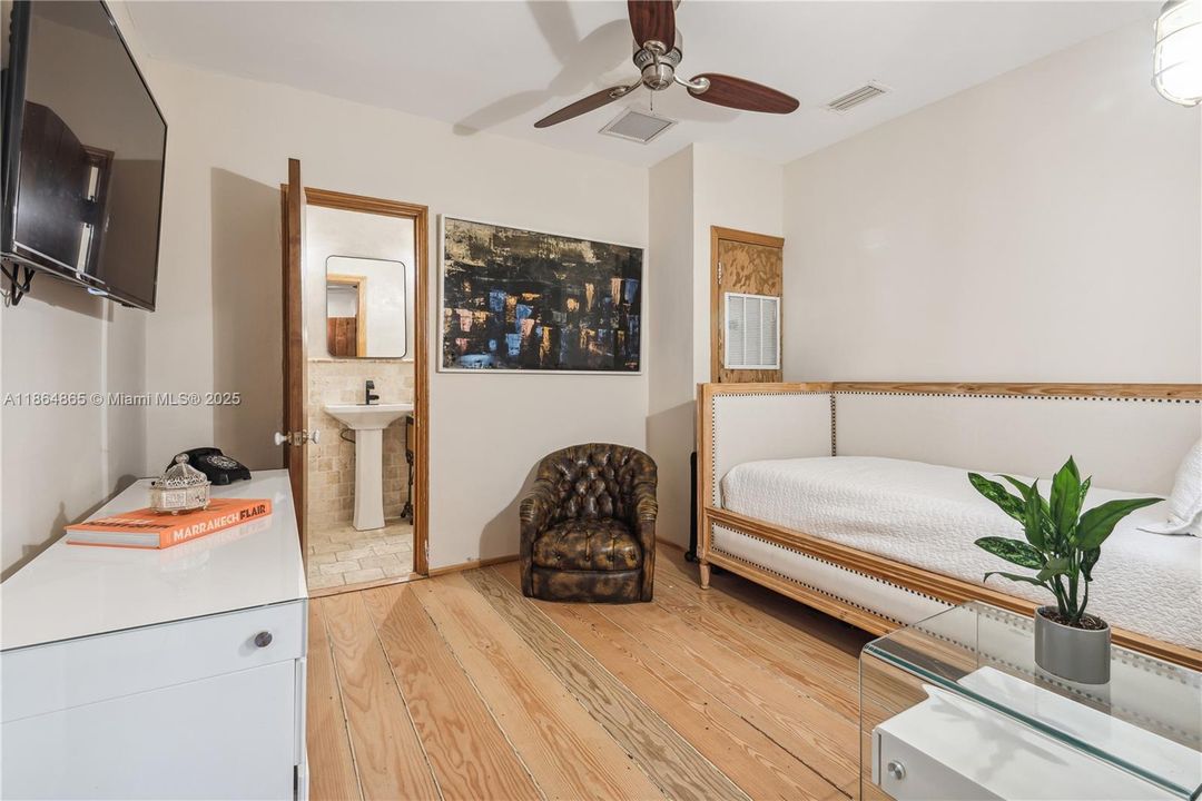 На продажу: $3,850,000 (4 спален, 4 ванн, 3495 Квадратных фут)