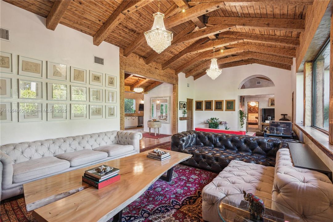 На продажу: $3,850,000 (4 спален, 4 ванн, 3495 Квадратных фут)